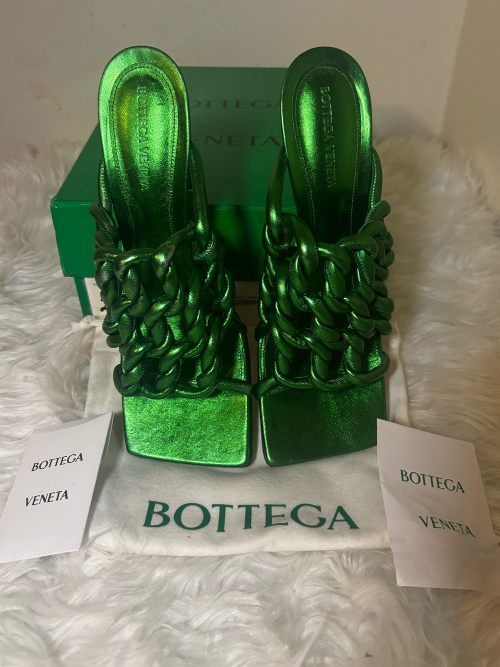 Bottega Veneta Metallic Emerald Green Chain-Detail Mule SIZE 10.